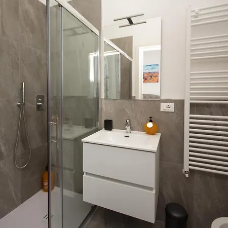 Homes Bologne